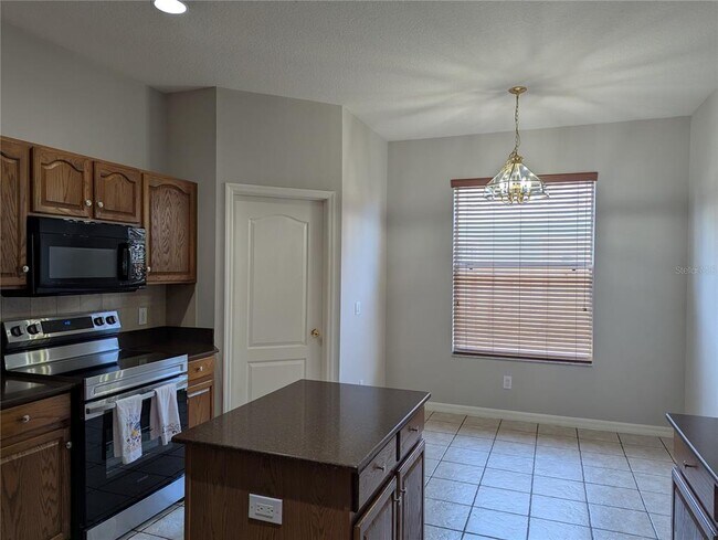 Building Photo - 9818 White Barn Way
