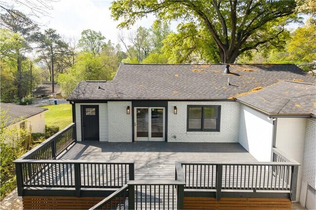 Building Photo - 1194 Clearview Dr NE