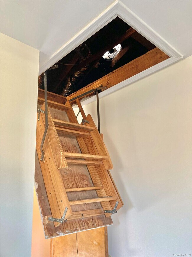 Building Photo - 12 Soundview Ave