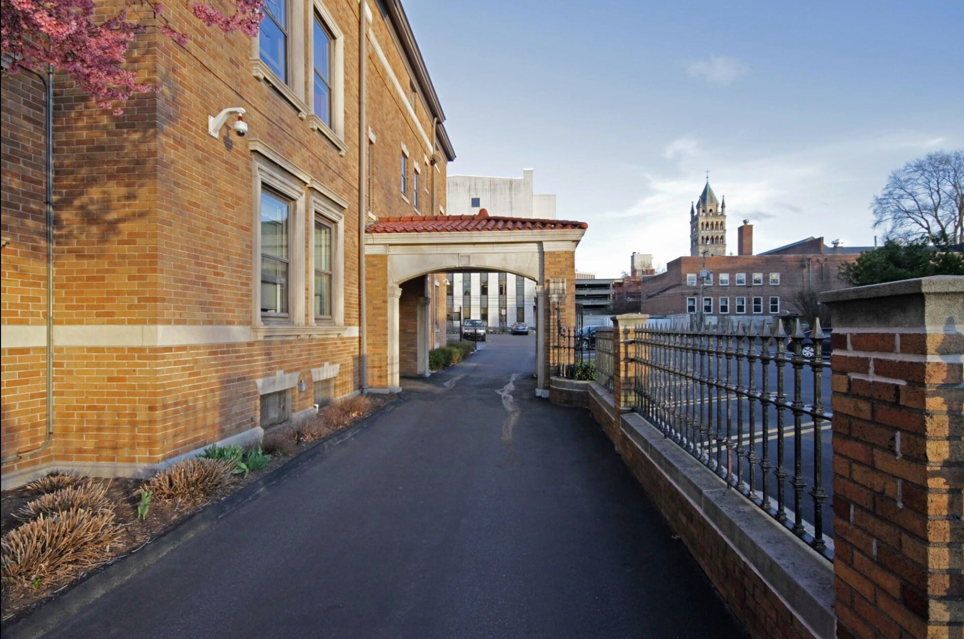 Side Entrance/Portico - 24 S River St