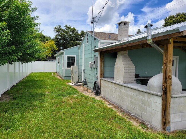 Building Photo - 301 44th St N