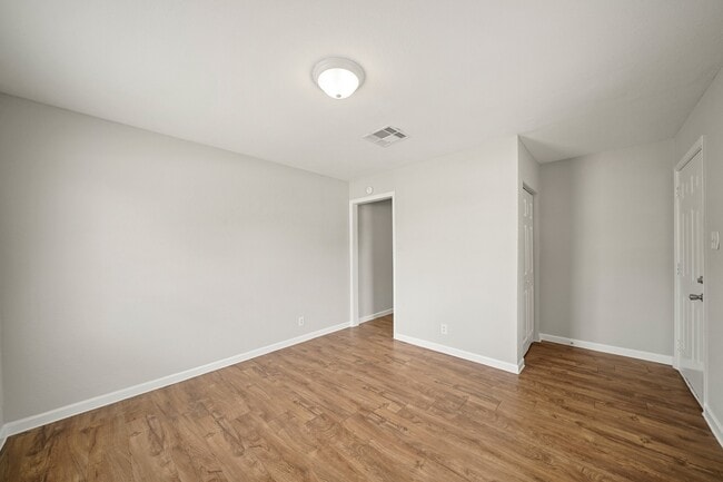 Building Photo - 514 Sulphur St