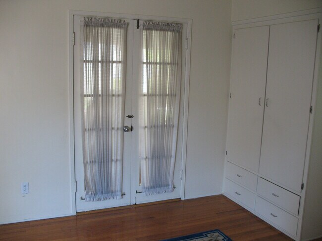 Building Photo - 3121 W Wyoming Ave