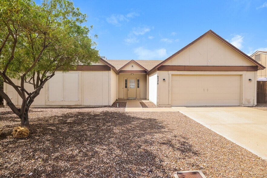 Primary Photo - 6528 W Grandview Rd