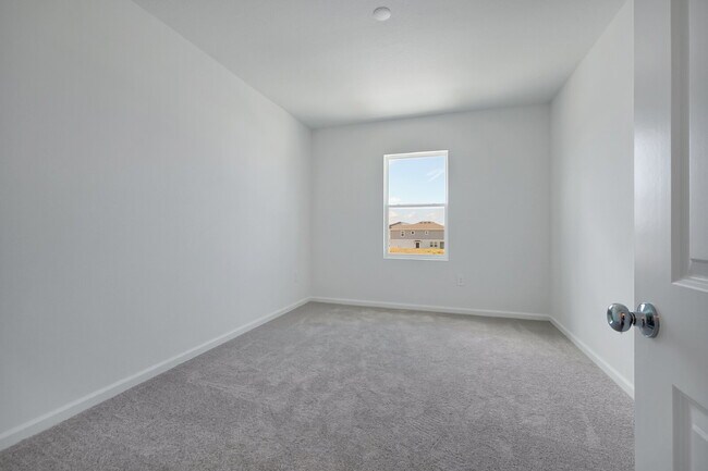 Building Photo - Beautiful New 3-Bedroom Townhome in Davenport — Includes Resort Pool, Modern Clubhouse & Family P...