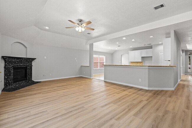 Building Photo - 25910 N Lakefair Dr