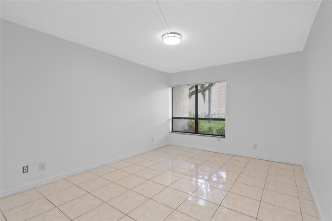 Building Photo - 2355 SW 15th St