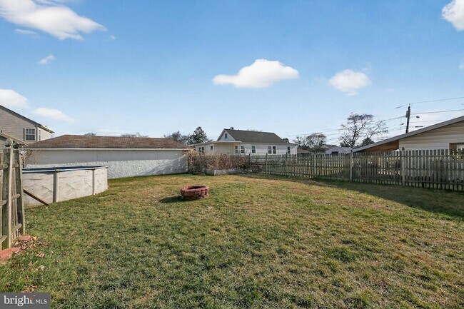 Building Photo - 810 Central Ave