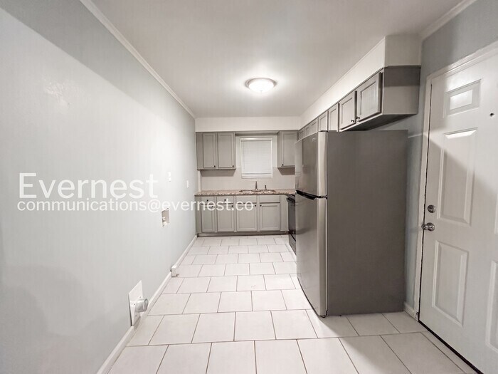 Building Photo - 76 Schell Rd SE