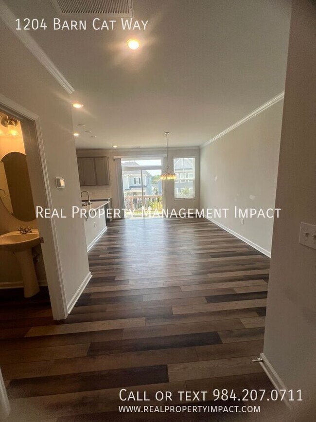 Building Photo - 1204 Barn Cat Way