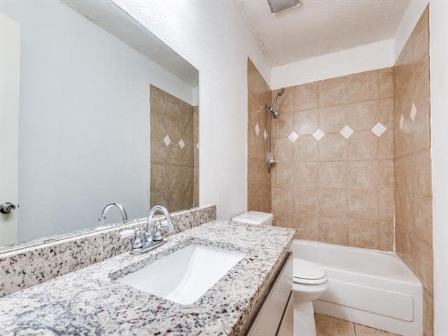 Building Photo - 1700 Windsong Ln