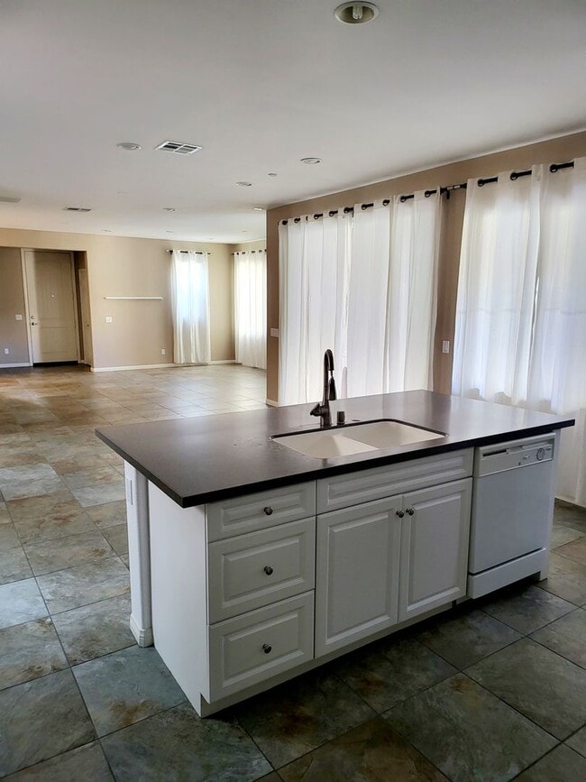 Building Photo - Otay Ranch 3 bedroom 2.5 bath 1917 sqft 2 ...