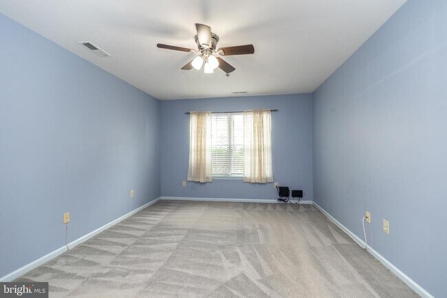 Building Photo - 109 Horseshoe Dr