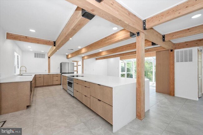 Building Photo - 11127 Dublin Rd