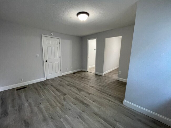 Building Photo - 1408 Iredell Ave