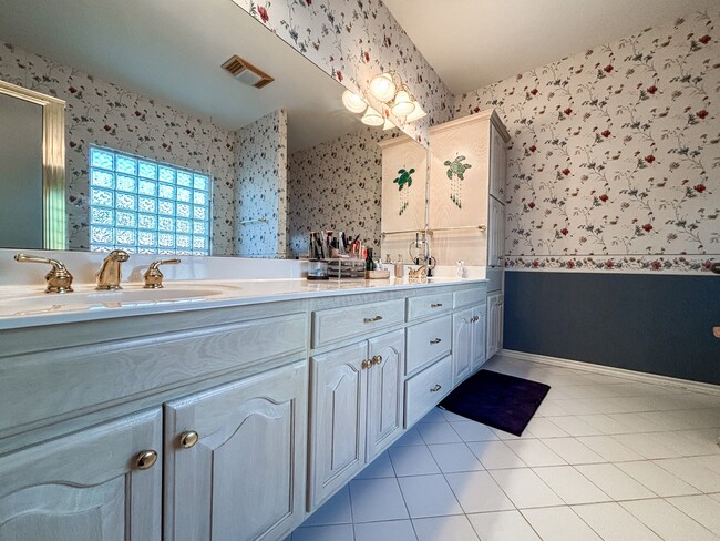 Building Photo - 1751 Loma Verde Dr