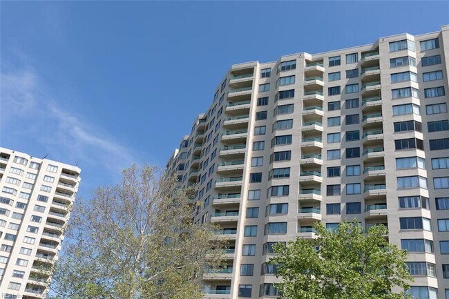 Building Photo - 7501 River Rd