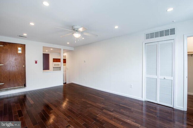 Building Photo - 545 Christian St