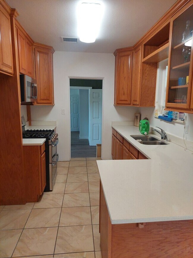 Building Photo - Beautiful RANCH HOME  Rental