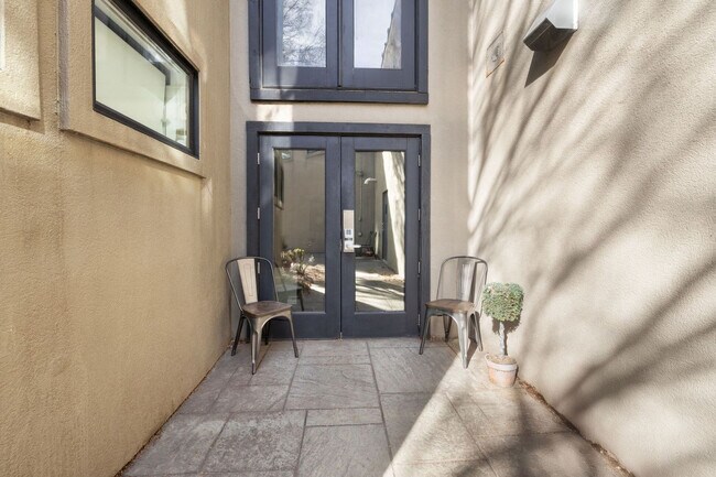 Building Photo - 329 N West Ave