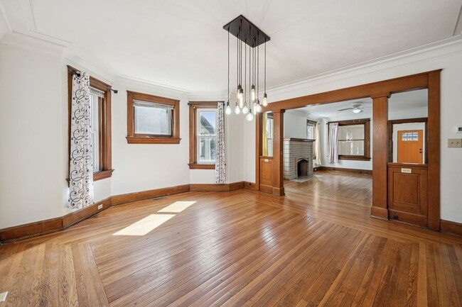 Building Photo - 228 Dorchester-