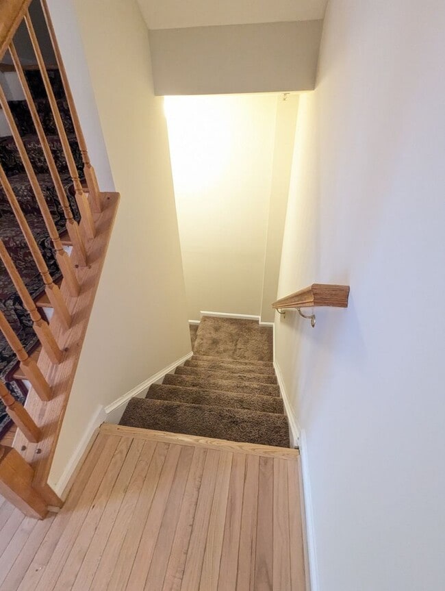 Building Photo - Townhouse in Spring Ridge community *OAKDALE school district* available now!