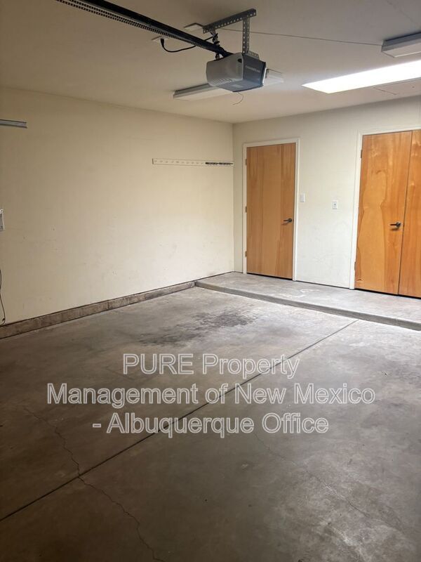 Building Photo - 8220 W Raintree Dr NE