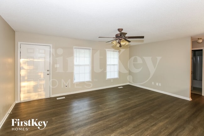 Building Photo - 268 Southaven Ct