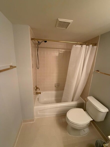 Building Photo - 20360 Stillhouse Branch Pl