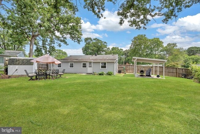 Building Photo - 1002 Londonderry Dr