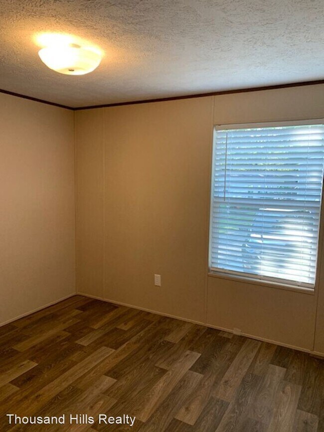 Building Photo - 2 br, 2 bath House - 640 State Highway 248...
