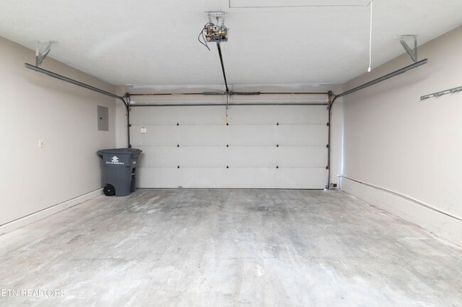 Building Photo - 4405 Greenfern Way