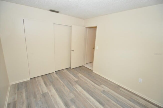 Building Photo - 828 Cinnamon Dr E