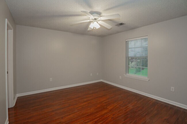 Building Photo - Updated 3 Bedroom Home in Cabot