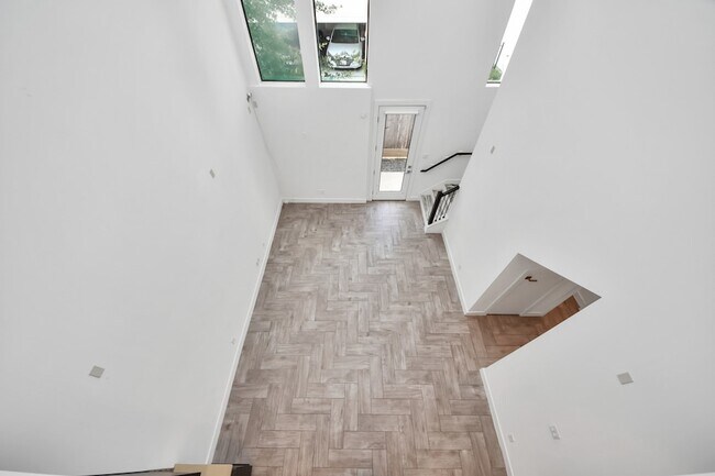 Building Photo - 1703 Cedrocanna Ln