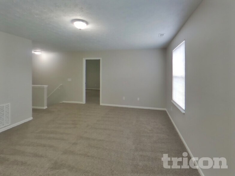 Building Photo - 10823 Green Meadow Pl