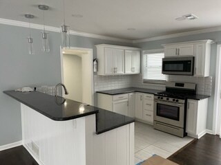 Building Photo - 22799 Floral St