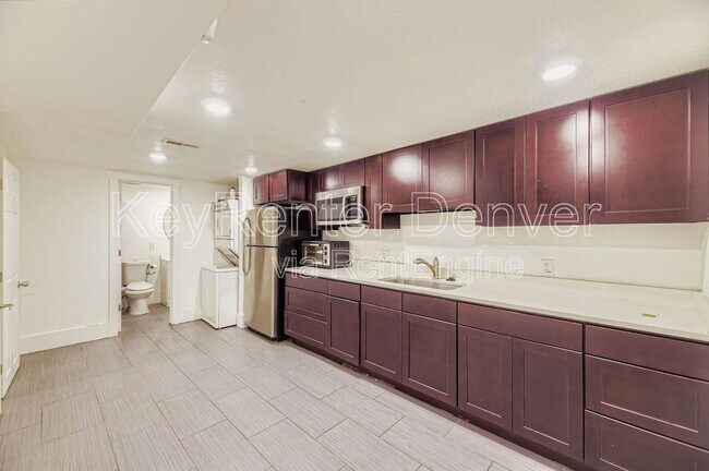 Building Photo - 2517 S Broadway