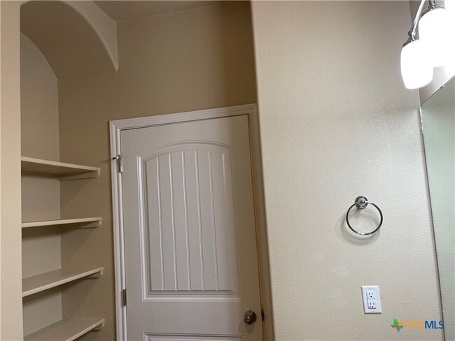 Building Photo - 4509 Cambridge Dr