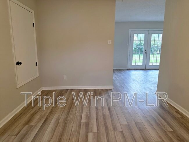 Building Photo - 8 Willowridge Cove