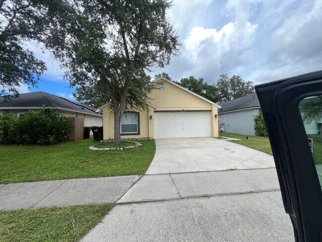 Building Photo - 12833 Parkbury Dr