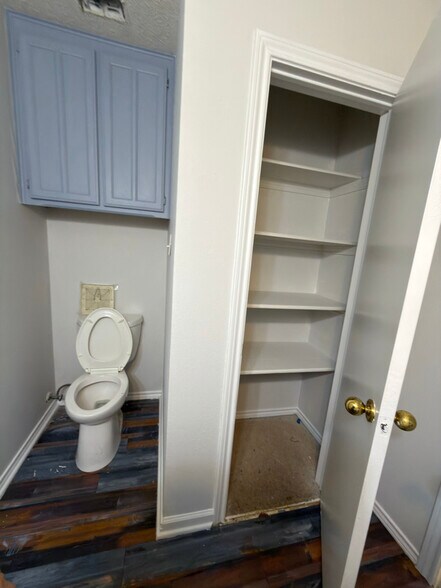 Building Photo - 1207 Charles Dr