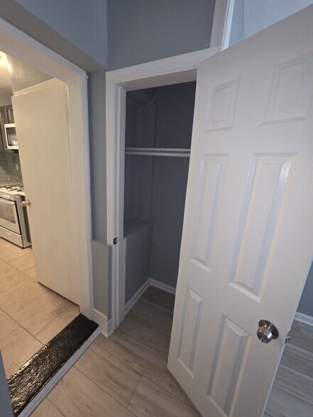 Building Photo - 1212 Holbrook St NE