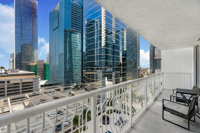 Building Photo - 1200 Brickell Bay Dr