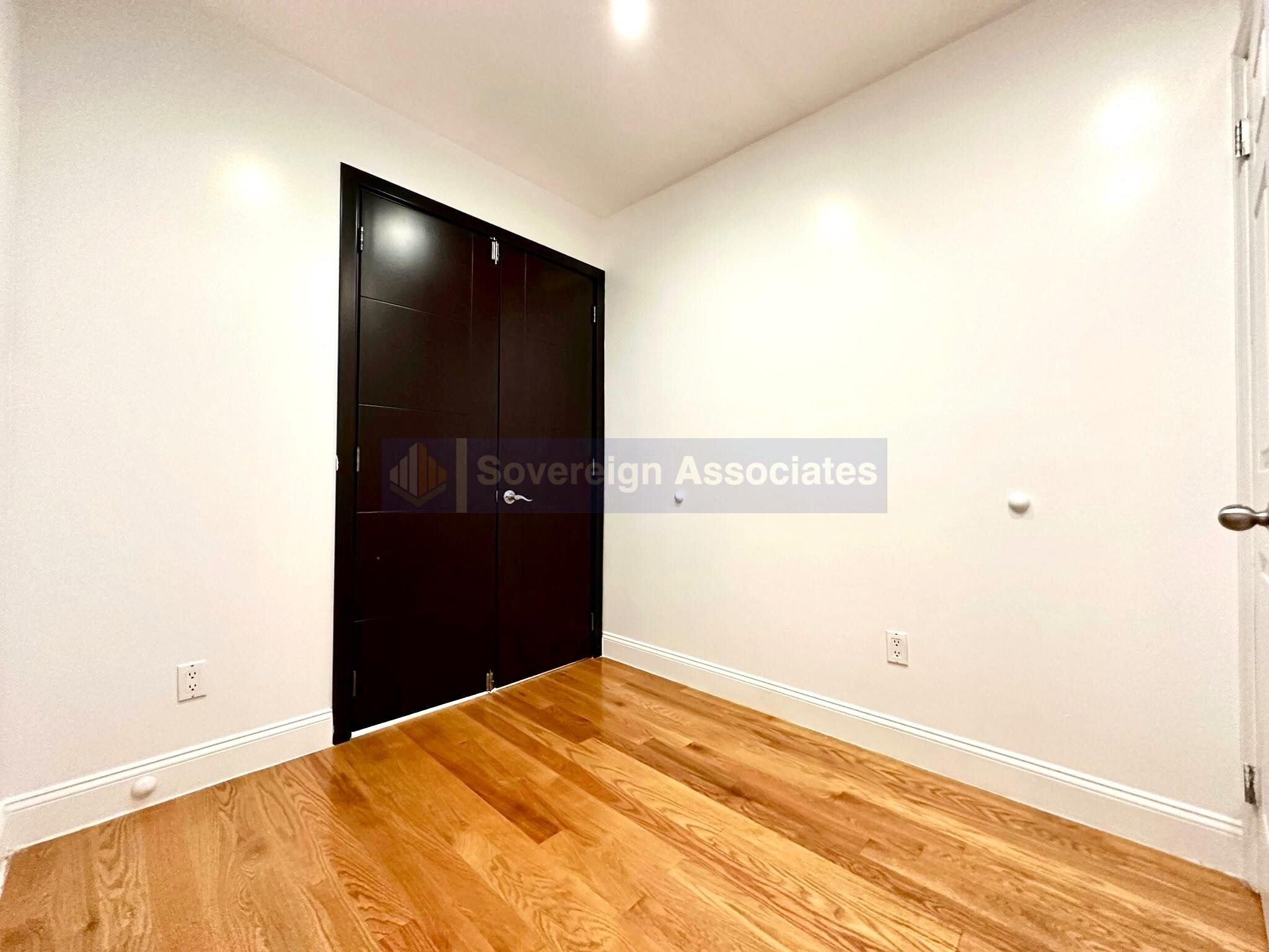 Building Photo - 109 W 105th St