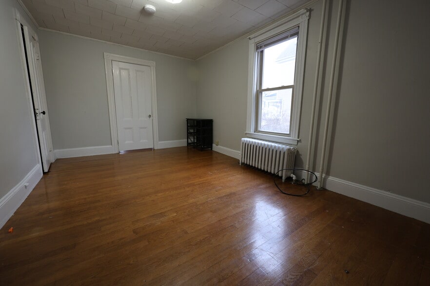 Building Photo - 31 June St