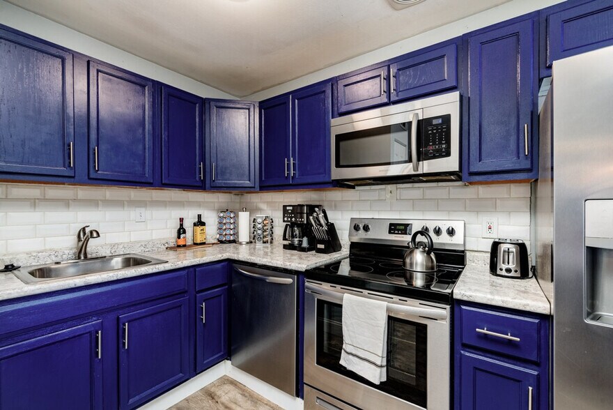 Building Photo - 526 Impala Ln