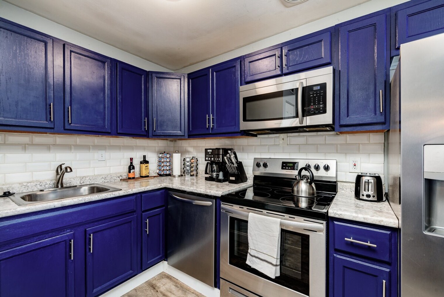 Building Photo - 526 Impala Ln