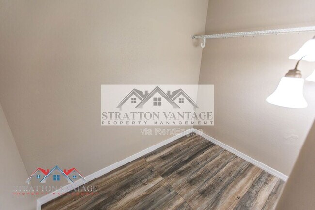 Building Photo - 6714 E Flynn Ave