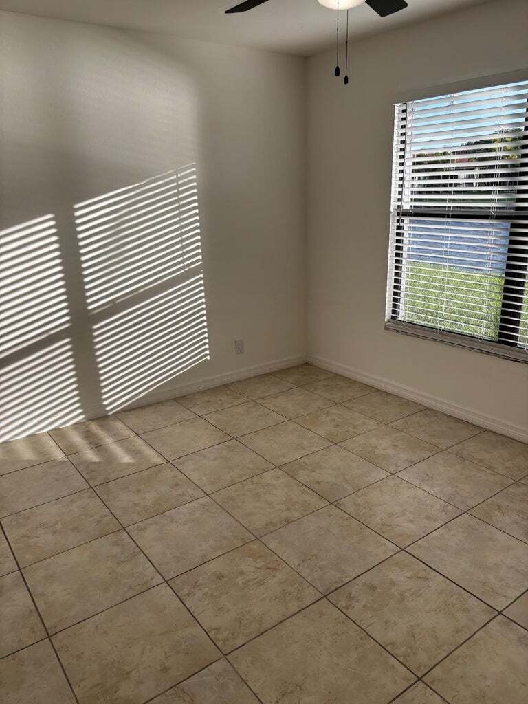 Building Photo - 1515 Lake Crystal Dr